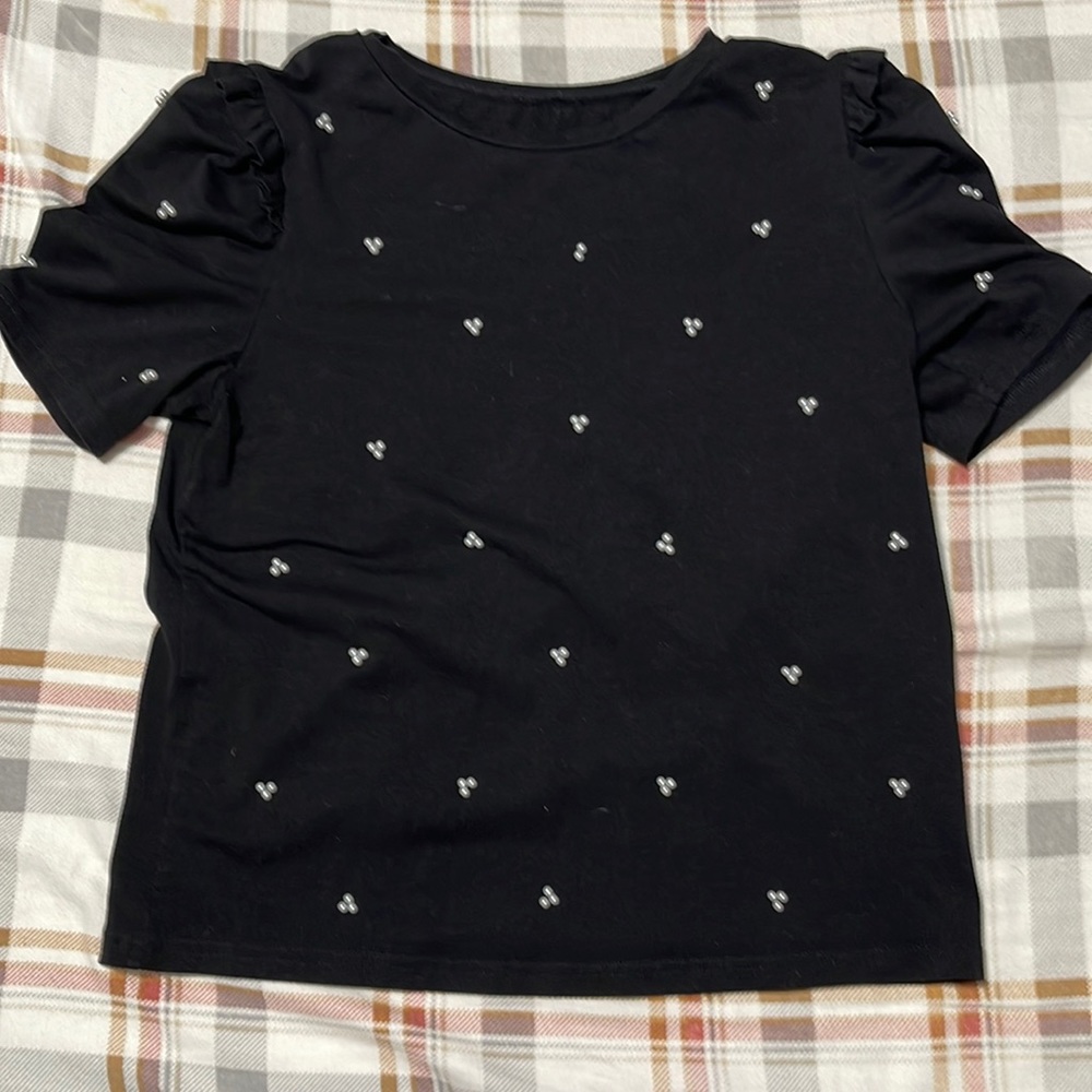 Black short sleeve shirt with pearls